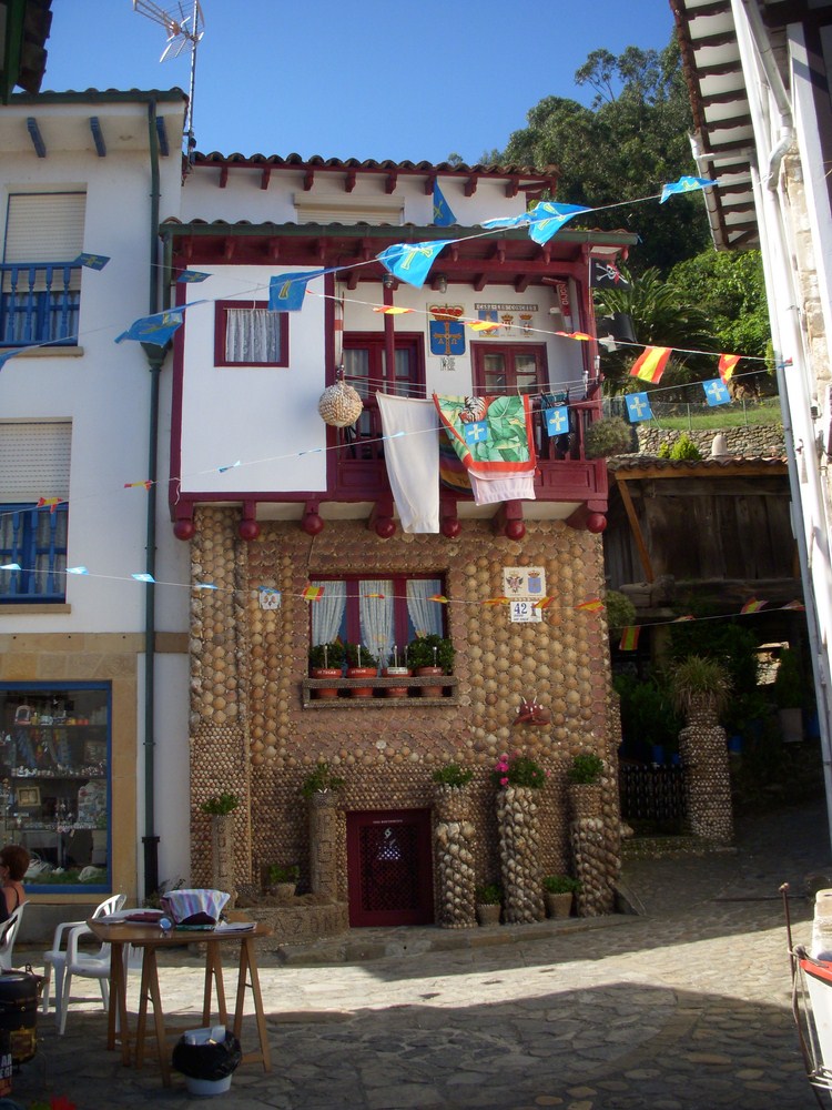casa de las conchas Tazones